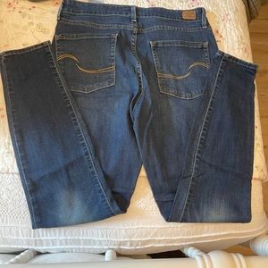 Levi signature stretchy skinny jeans size 12M